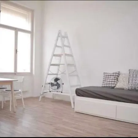 Апартаменты Top Location Modern Flat